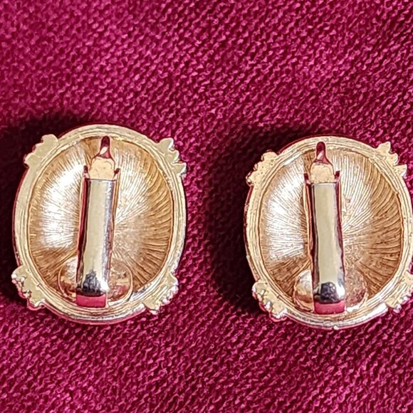 A0002/ Vintage Costume Gold Tone Criss-cross Clip-on  Vintage 1980\'s Gold Tone Criss Cross Clip Earrings